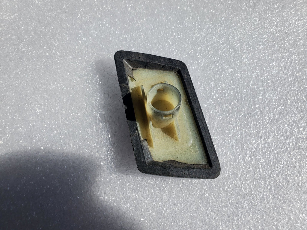 04-09 Cadillac SRX Bumper Headlight Washer Plug Cap Cover LH Driver Pewter 1L8