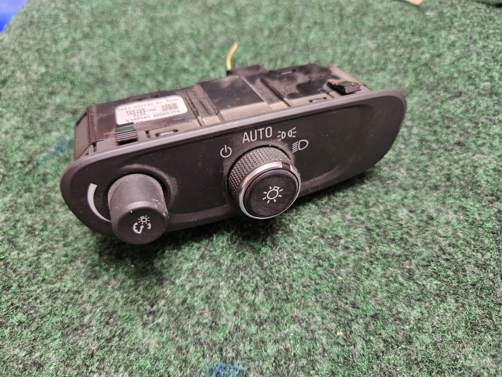 GM Headlight Switch Assembly Malibu Enclave Encore Blazer Camaro 84192536 7S6