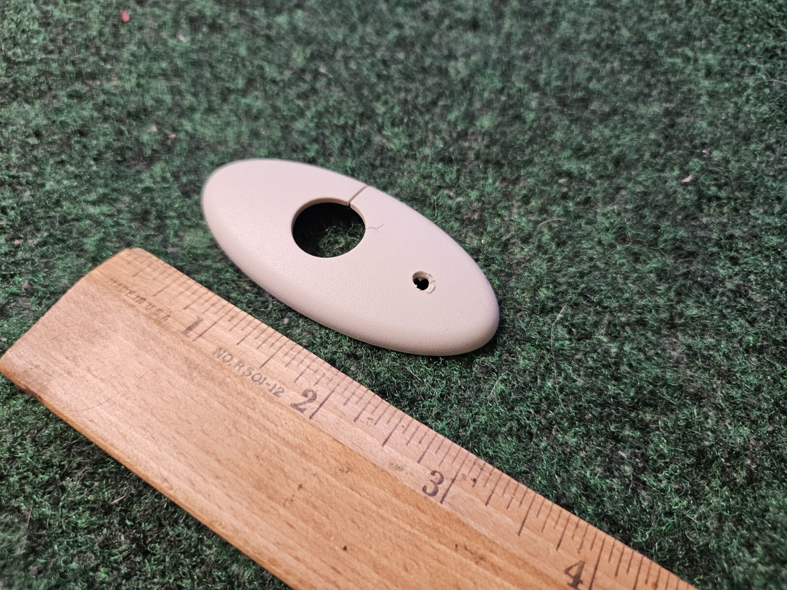 2013-2018 FORD FOCUS FRONT SUN VISOR RETAINER COVER OEM 4M6