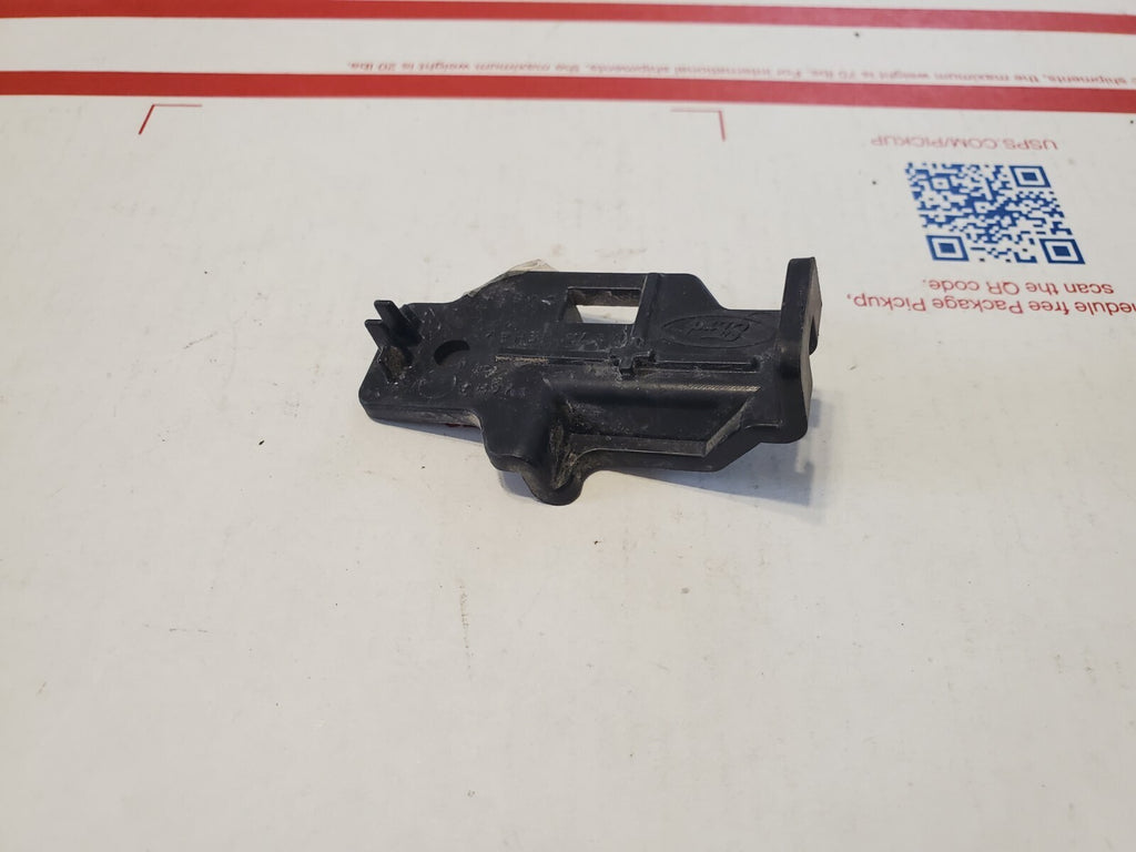 13-20 Ford Fusion Back up Camera Rear Bracket Support 3L9 Holds Camera In Place