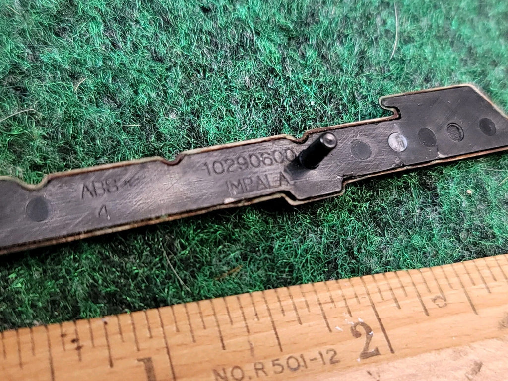 2000-2005 Chevrolet Impala Panel Emblem NAME PLATE BADGE 10290600 OEM 1M2