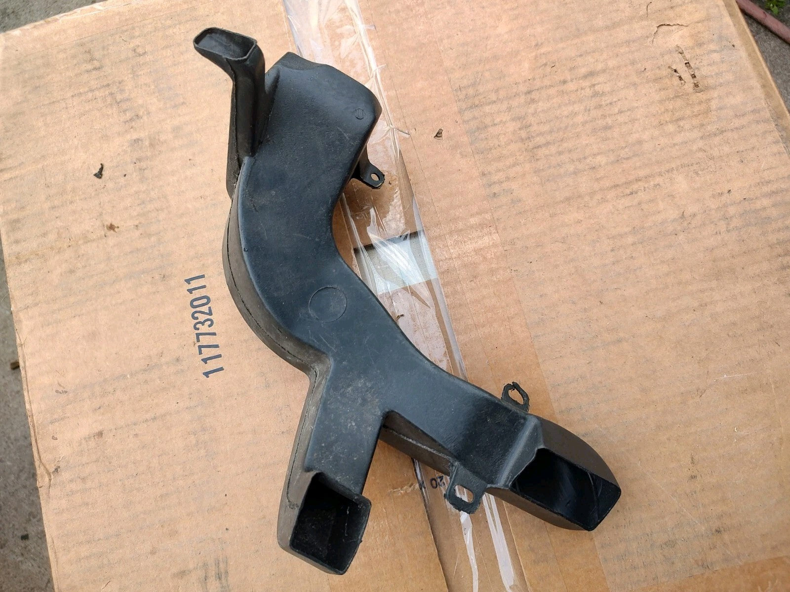 2005-2013Corvette C6 Right Passenger Side Floor Defroster Duct 10310996 LT3
