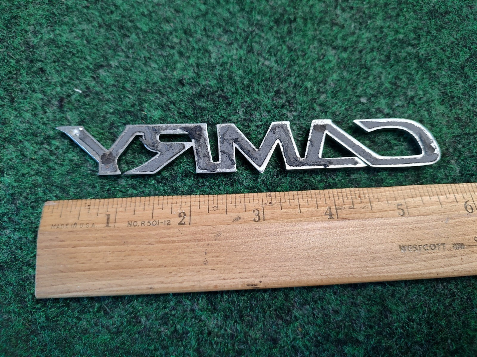 2002 2003 2004 2005 2006 TOYOTA CAMRY REAR EMBLEM LOGO BADGE SYMBOL OEM 4S8