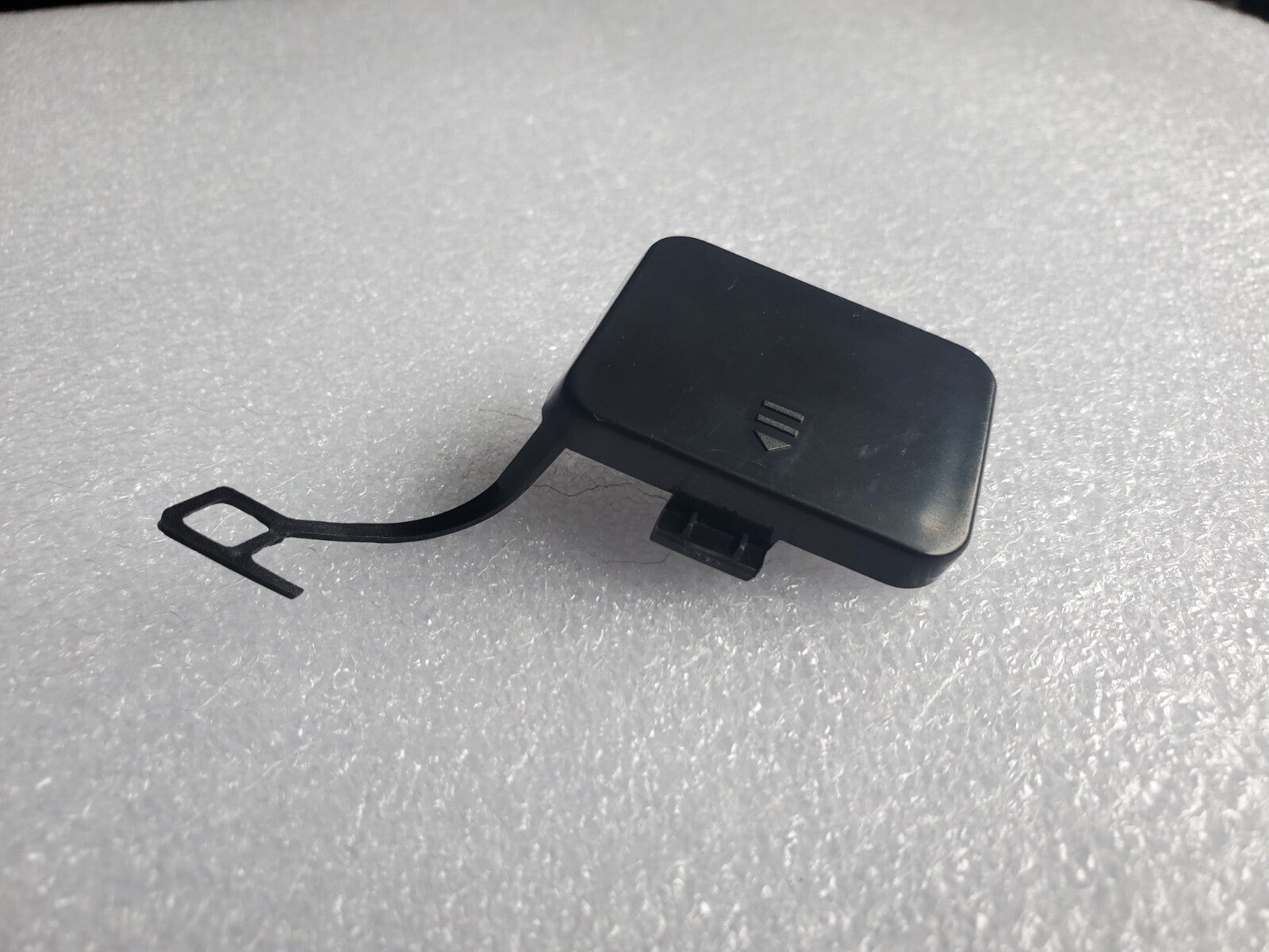 06-12 Mercedes W-X 164 ML GL OEM Bumper Cover TOW CAP PRIMED A1648850023 1L3