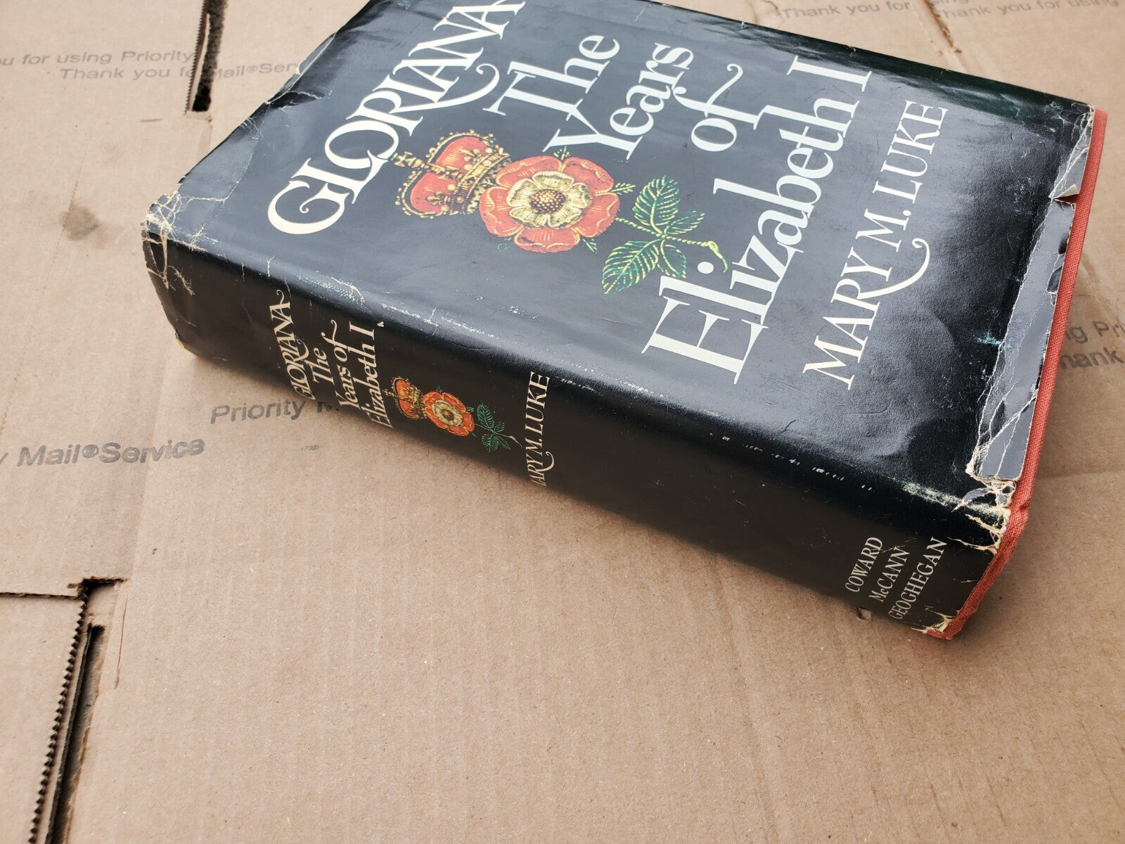 Gloriana : The Years of Elizabeth I Mary M. Luke B6