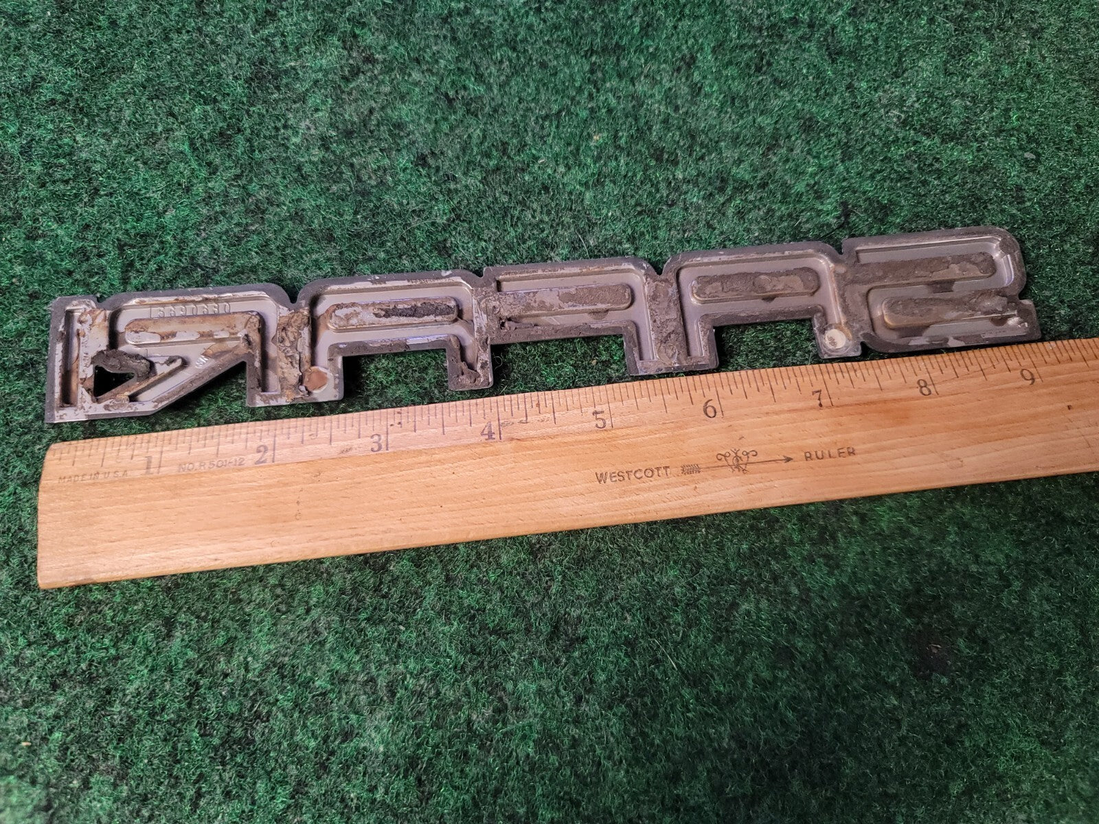 GMC 1995-2005 Safari Front Door Emblem Badge Logo Nameplate Name 15690680 2S9