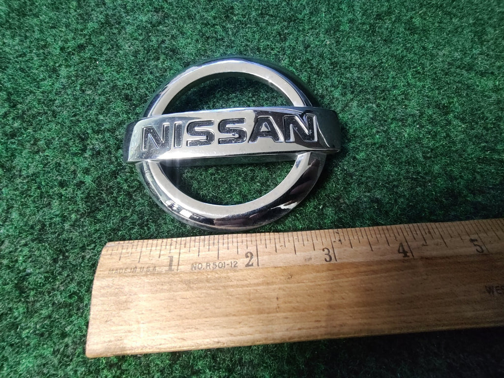 NISSAN CHROME EMBLEM LOGO BADGE SYMBOL Nameplate Name Plate 3758 1S1