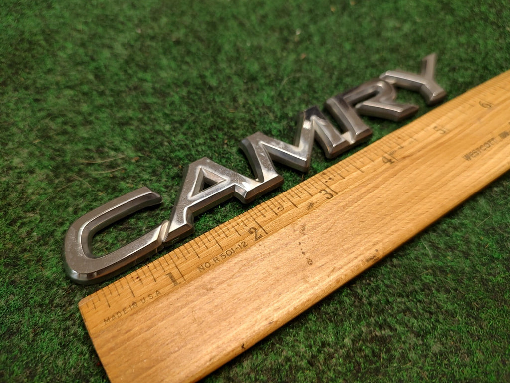 1997-2001 TOYOTA CAMRY REAR CHROME EMBLEM LOGO BADGE SYMBOL OEM 4S4