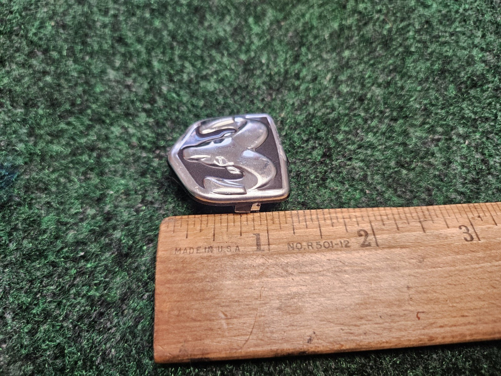 DODGE STEERING WHEEL EMBLEM RAM 1500 2500 CHARGER NITRO DURANGO CARAVAN 5M7
