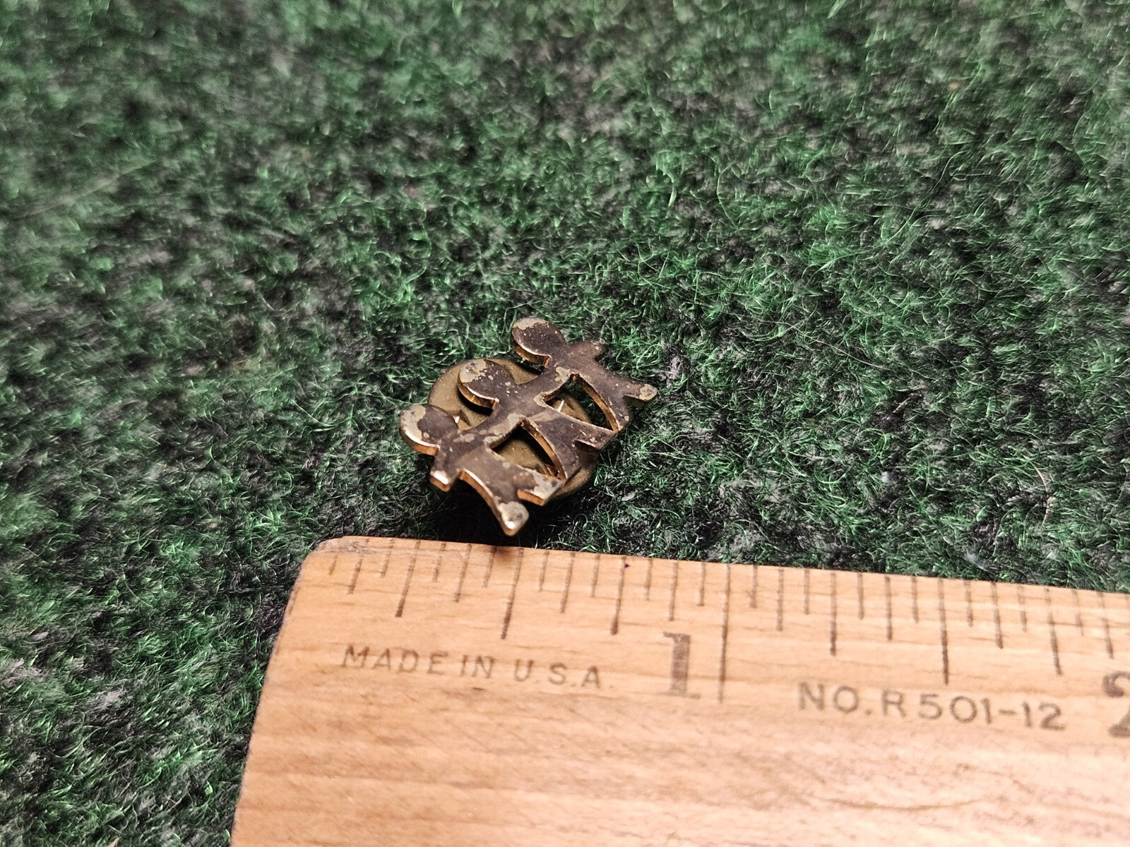 Vintage United Way Three Children Holding Hands Lapel Pin / Gold Tone
