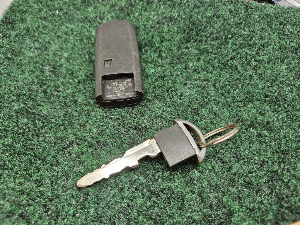Mazda Keyless Entry Remote Fob KEYFOB OEM WAZSKE13D01 4 buttons Used  GL3