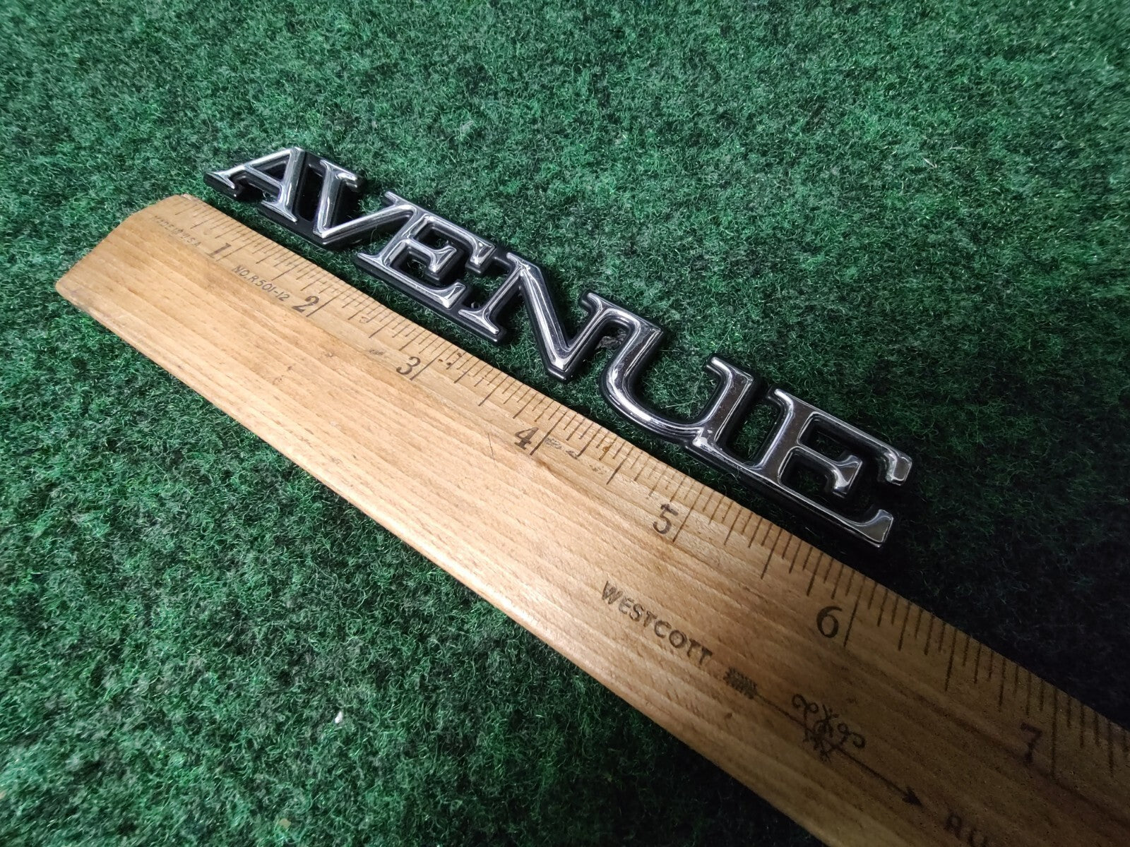 BUICK PARK AVENUE SIDE EMBLEM LOGO BADGE SYMBOL NAME PLATE BADGE USED 7S2