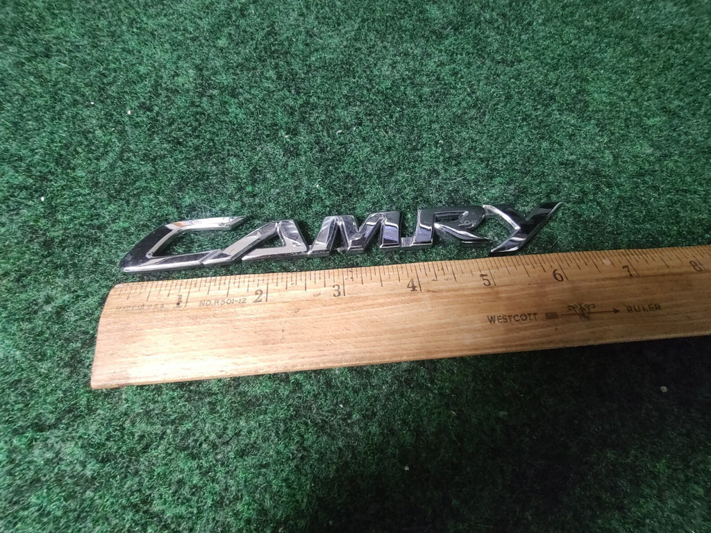 2007-2011 Toyota Camry Rear Door Trunk Nameplate 75442-06050 OEM 4L4
