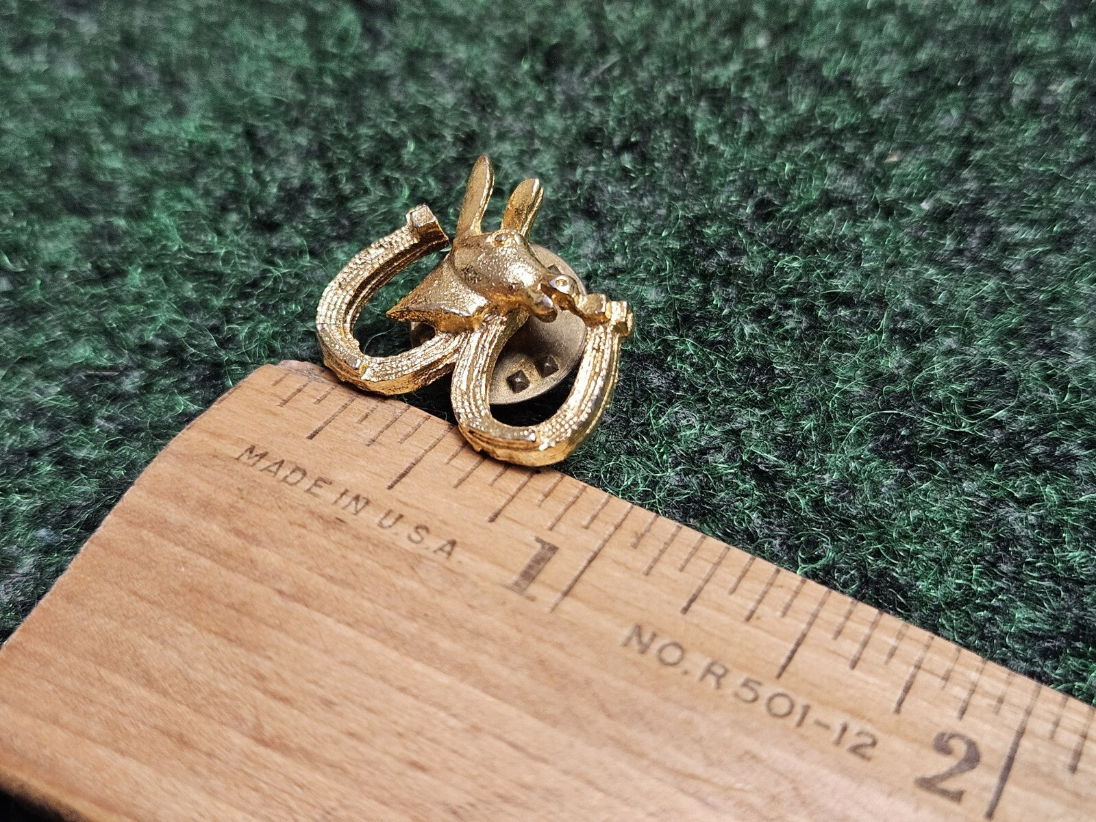 Vtg 1960's Golf Oil Promo Democratic Gold Tone Pin Small Donkey Horseshoes
