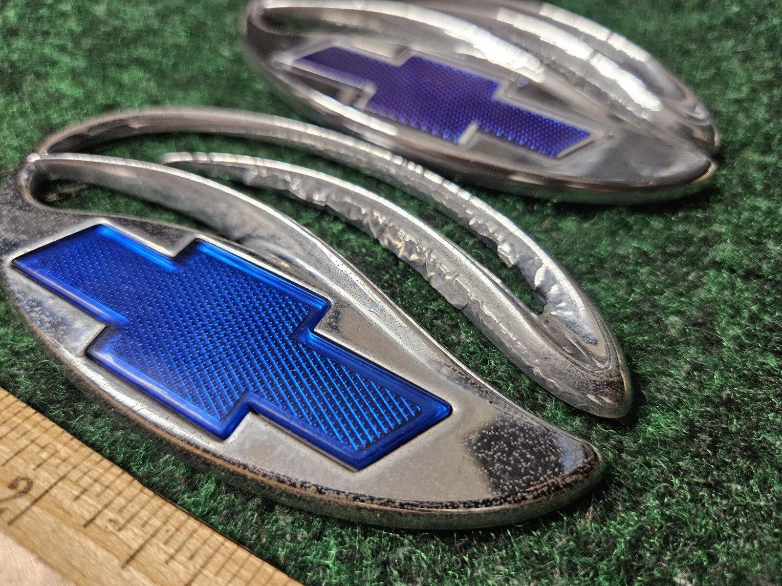 (2) 1997-2003 CHEVROLET MALIBU REAR LID EMBLEM LOGO BADGE SIGN 3M3