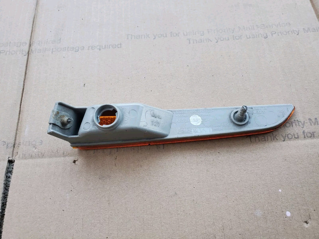 2010-2012 FORD FUSION SE FRONT RIGHT PASSENGER SIDE BUMPER MARKER LAMP OEM 3L4