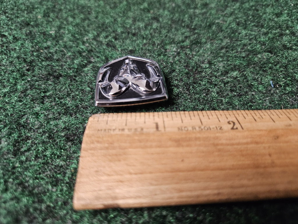 DODGE STEERING WHEEL EMBLEM RAM 1500 2500 CHARGER NITRO DURANGO CARAVAN OEM 2L5