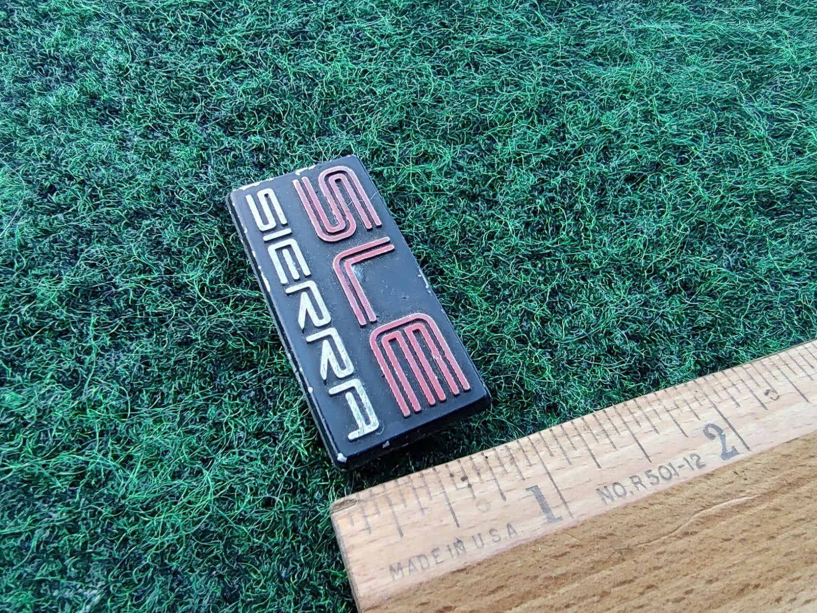 88-94  SLE Sierra Side Roof Pillar Side Cab Emblems Nameplate Red Chrome Oem 2L3