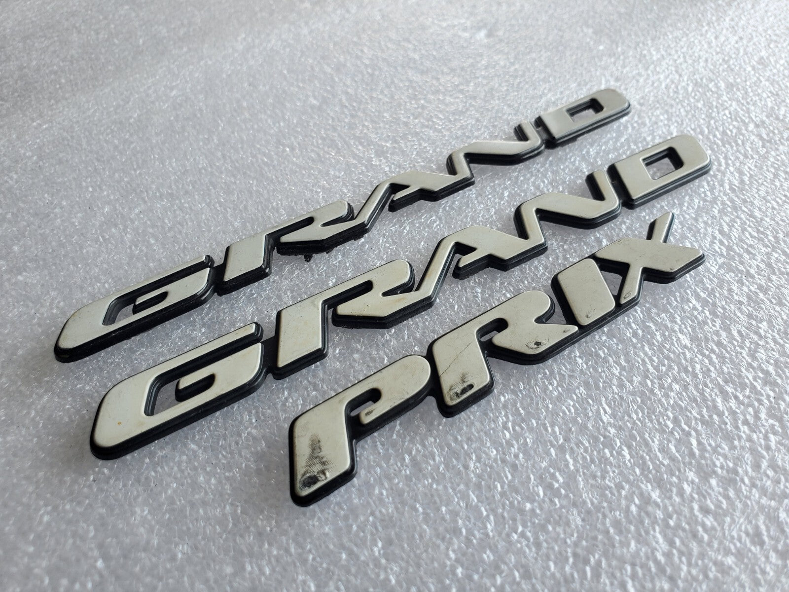 1997 2003 Pontiac Grand Prix Door Name Plate White NAMEPLATE OEM VNTG