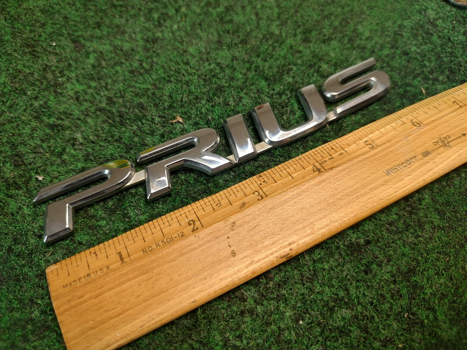 2004-2009 Toyota PRIUS EMBLEM REAR TRUNK Badge Logo NAMEPLATE 2S7