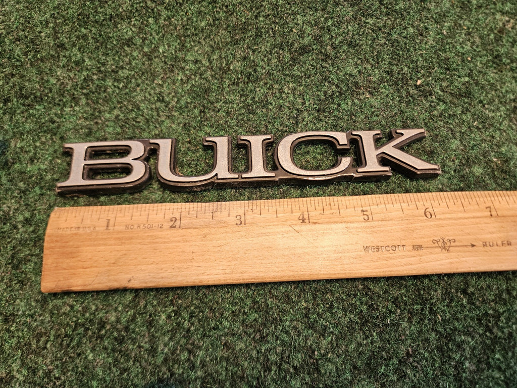 BUICK SIDE EMBLEM LOGO BADGE SYMBOL NAME PLATE BADGE USED 5M4