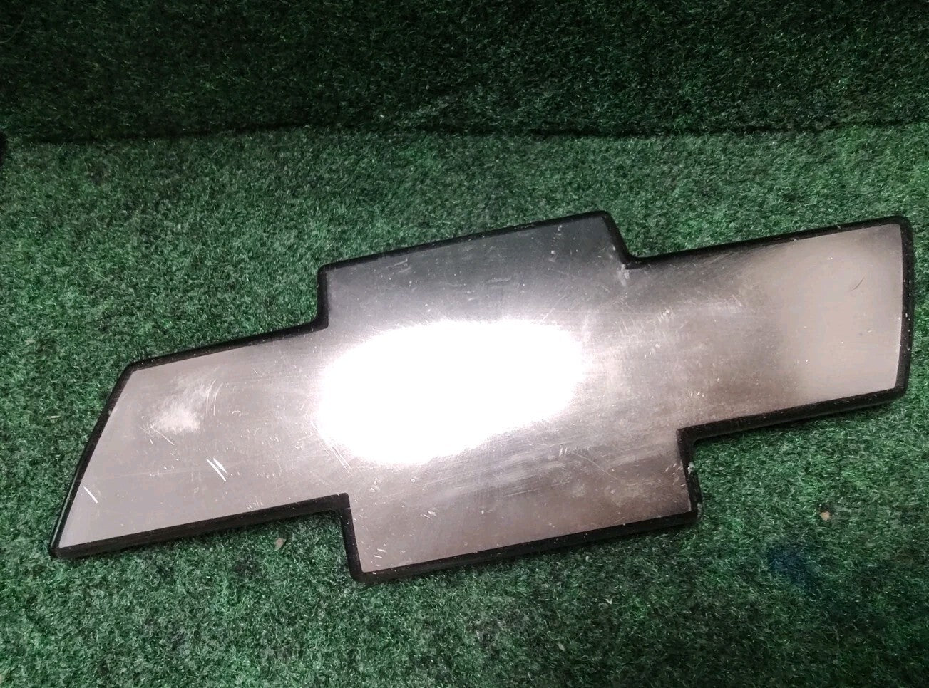 99-02 Chevrolet Silverado 00-06 Tahoe Suburban Front Grille Bezel 15706324 BL5