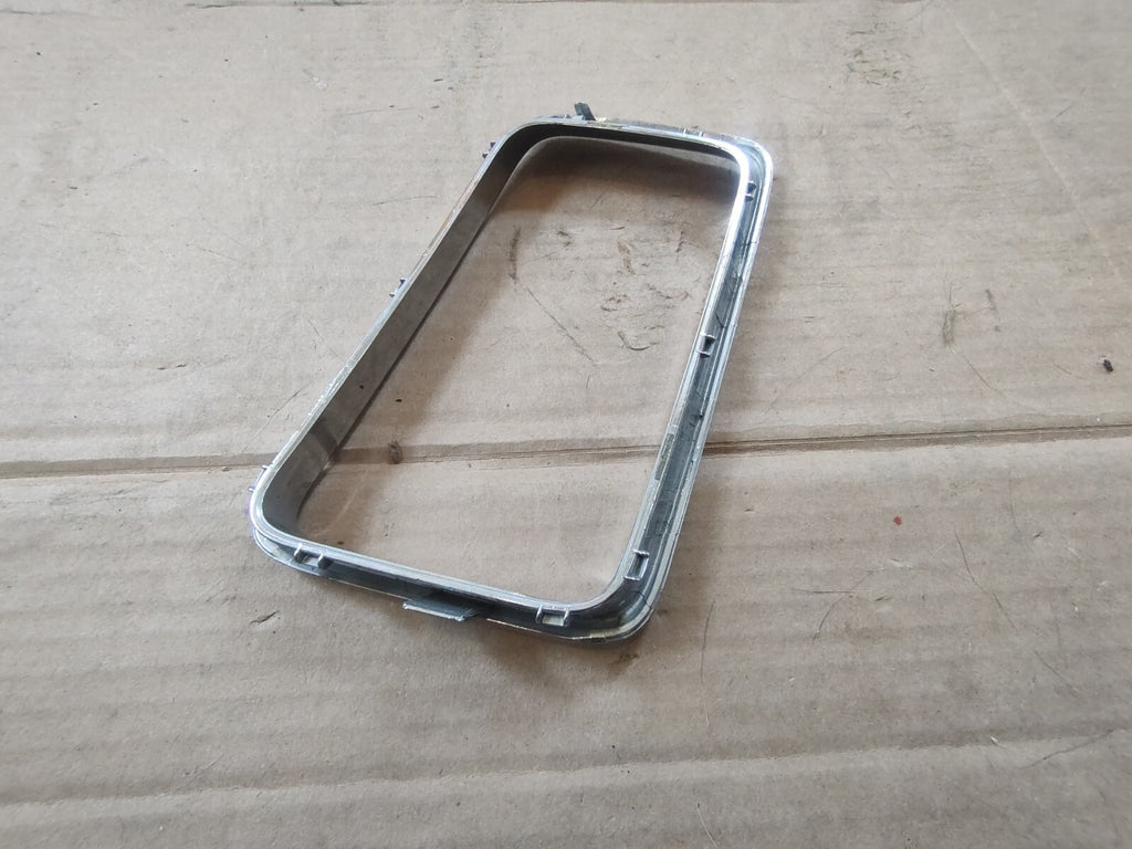 2015-16 Jeep Grand Cherokee Insert Grille Surround Trim Bezel OEM 68143136AB CL3