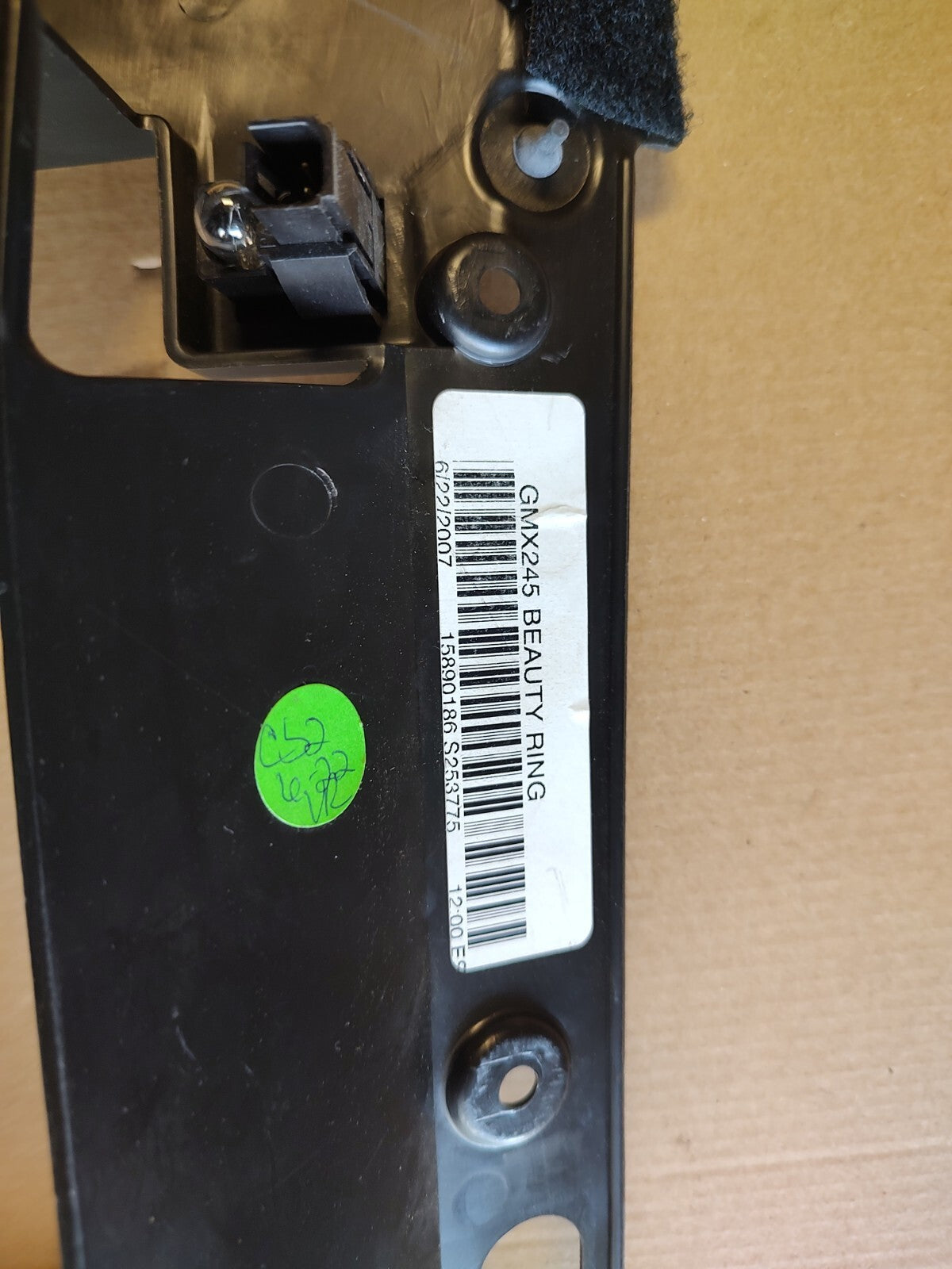 2005-2013 CORVETTE C6 GLOVE BOX SUPPORT BRACKET TRIM PANEL CRACKED 15890186 JT6