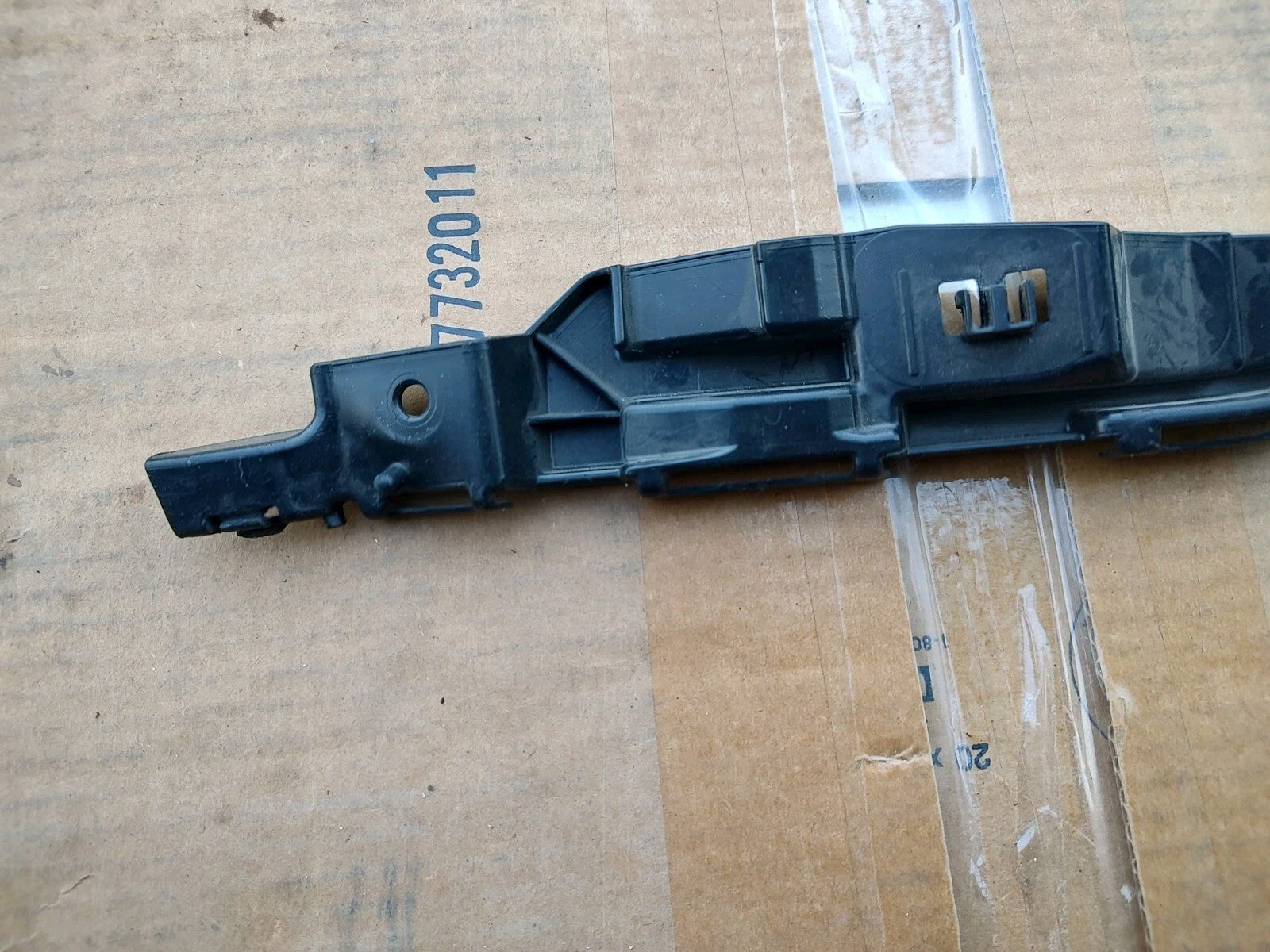 2010 2011 2012 FORD FUSION FRONT Left LH BUMPER COVER BRACKET OEM LT4