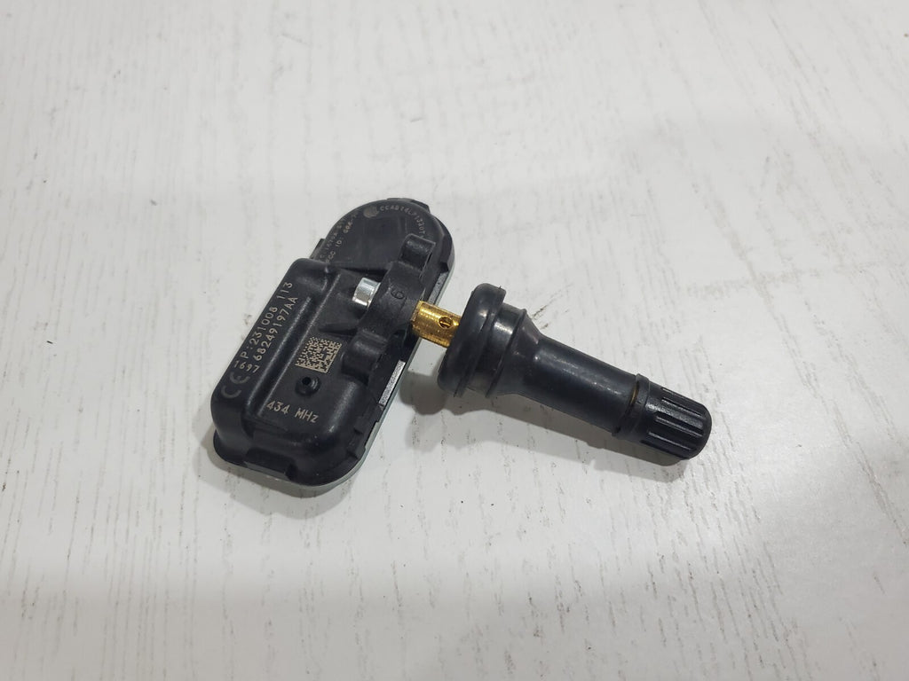 68249197AA Mopar Tire Pressure Sensor TPMS Ram Jeep Cherokee 2014-2021 6L6