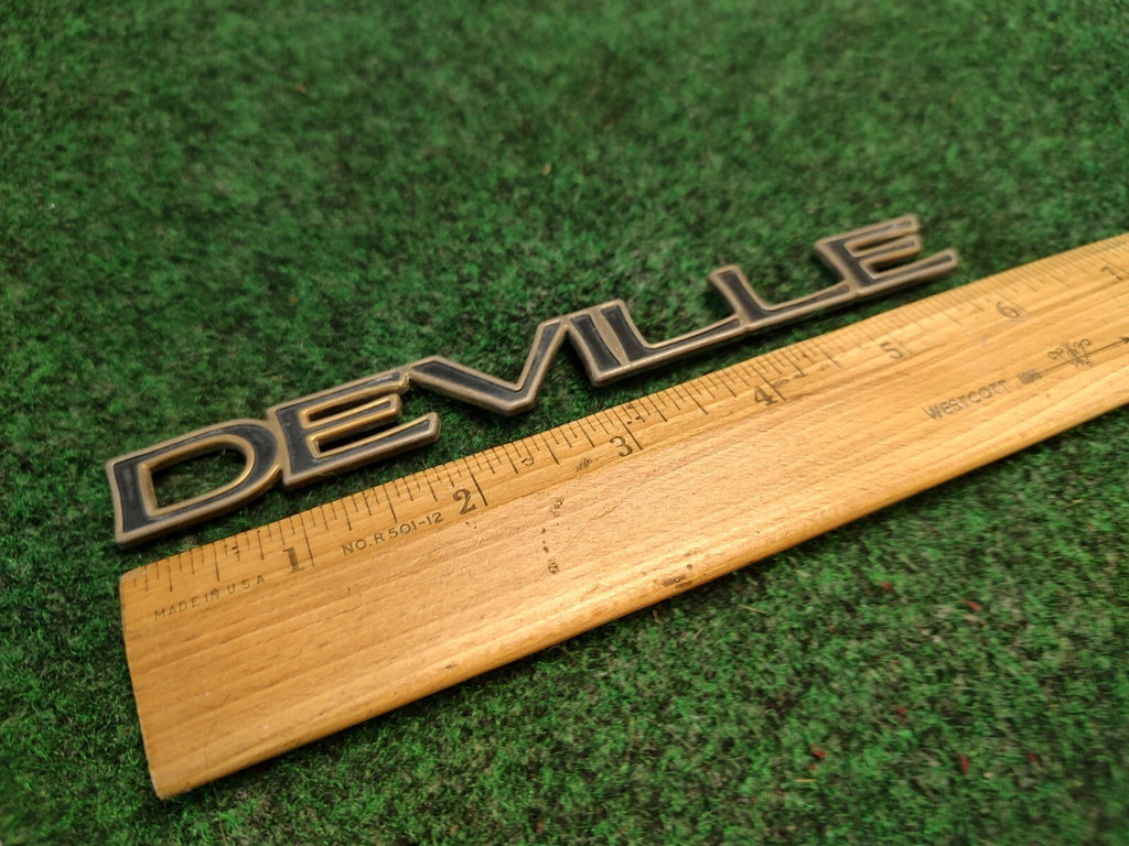 1994-1999 CADILLAC DEVILLE SIDE EMBLEM LOGO BADGE SYMBOL SIGN Name Plate 3S8