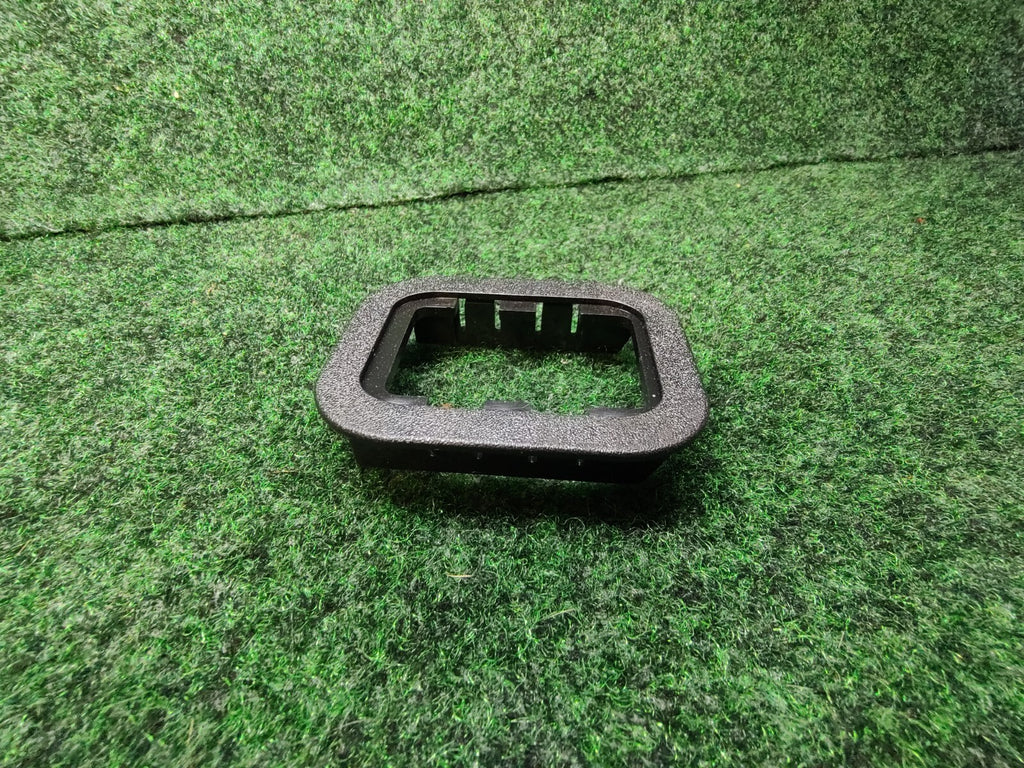 2018-2023 FORD F-150 TAILGATE RELEASE CONTROL SWITCH BUTTON Cover Surround 5S9