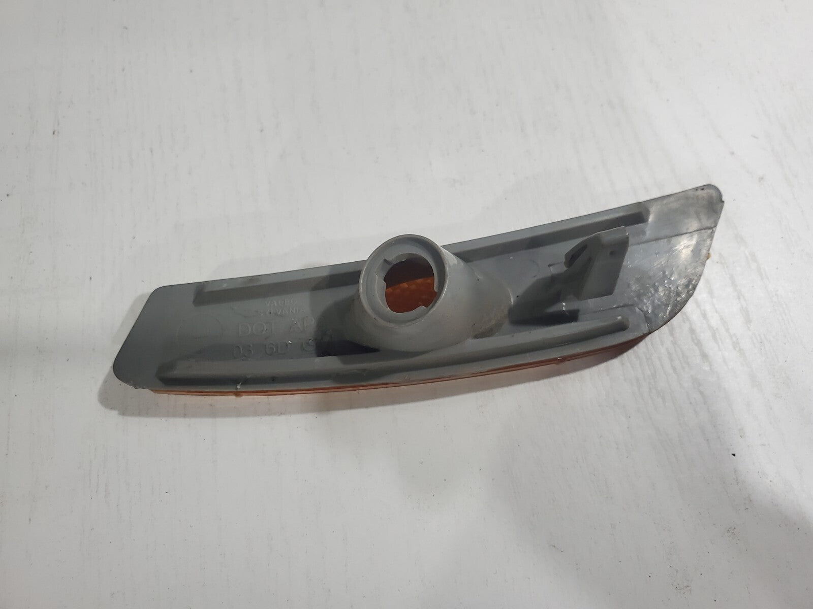 2003-2007 Cadillac CTS Front Left Bumper Marker Light Lamp 25699380 OEM 6L2