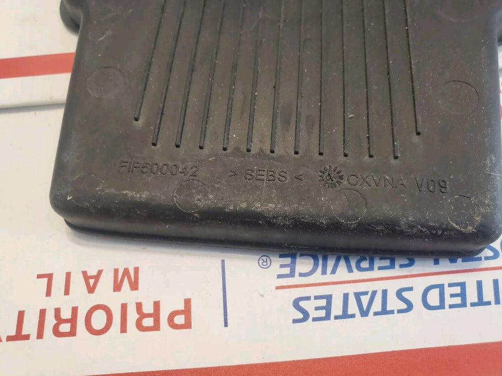 05-16 RANGE ROVER SPORT CENTER CONSOLE STORAGE BOX TRAY RUBBER MAT TRIM OEM 4L8