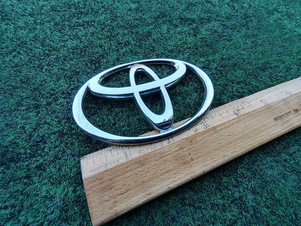 1999 - 2002 Toyota Avalon Rear Trunk Emblem Sign Badge Genuine 75471-AC010 10L4
