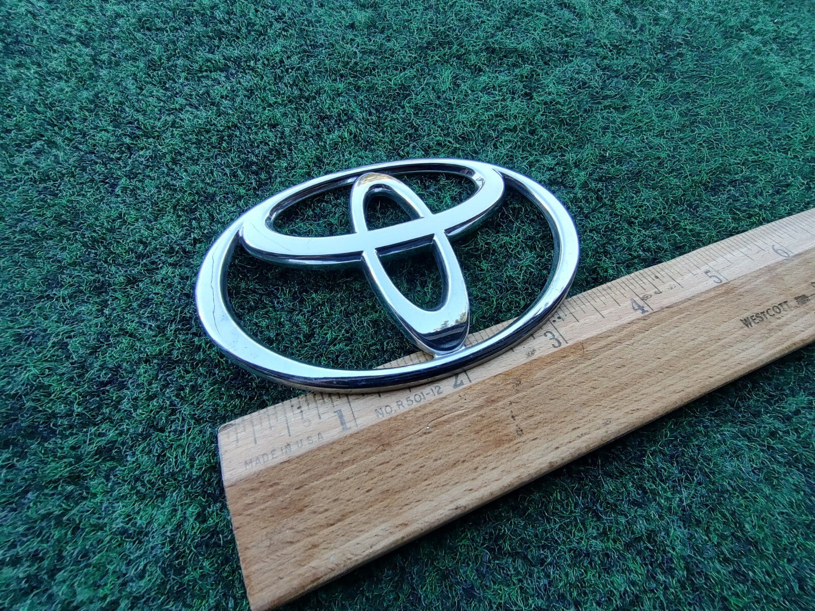 1999 - 2002 Toyota Avalon Rear Trunk Emblem Sign Badge Genuine 75471-AC010 10L4
