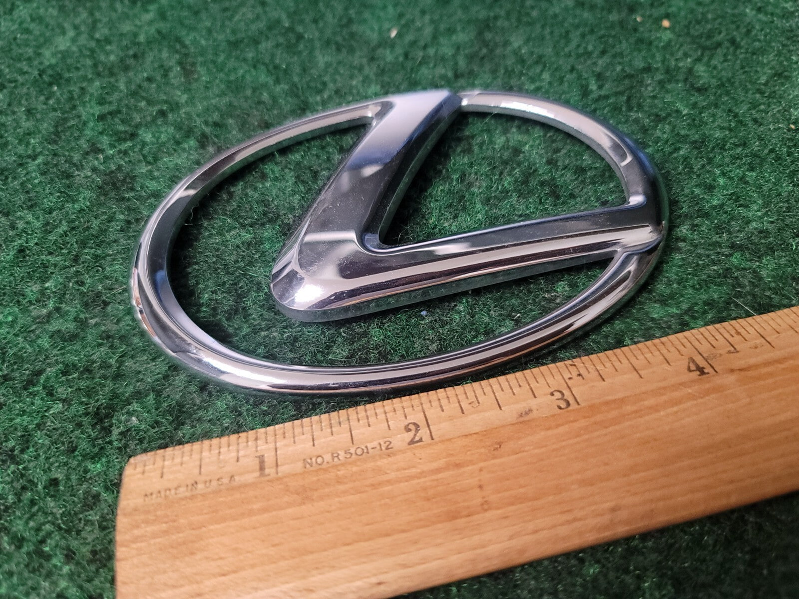06-11 LEXUS IS250 IS350 GS350  11-15 RX350 REAR TRUNK LID EMBLEM 90975-02079 5S5