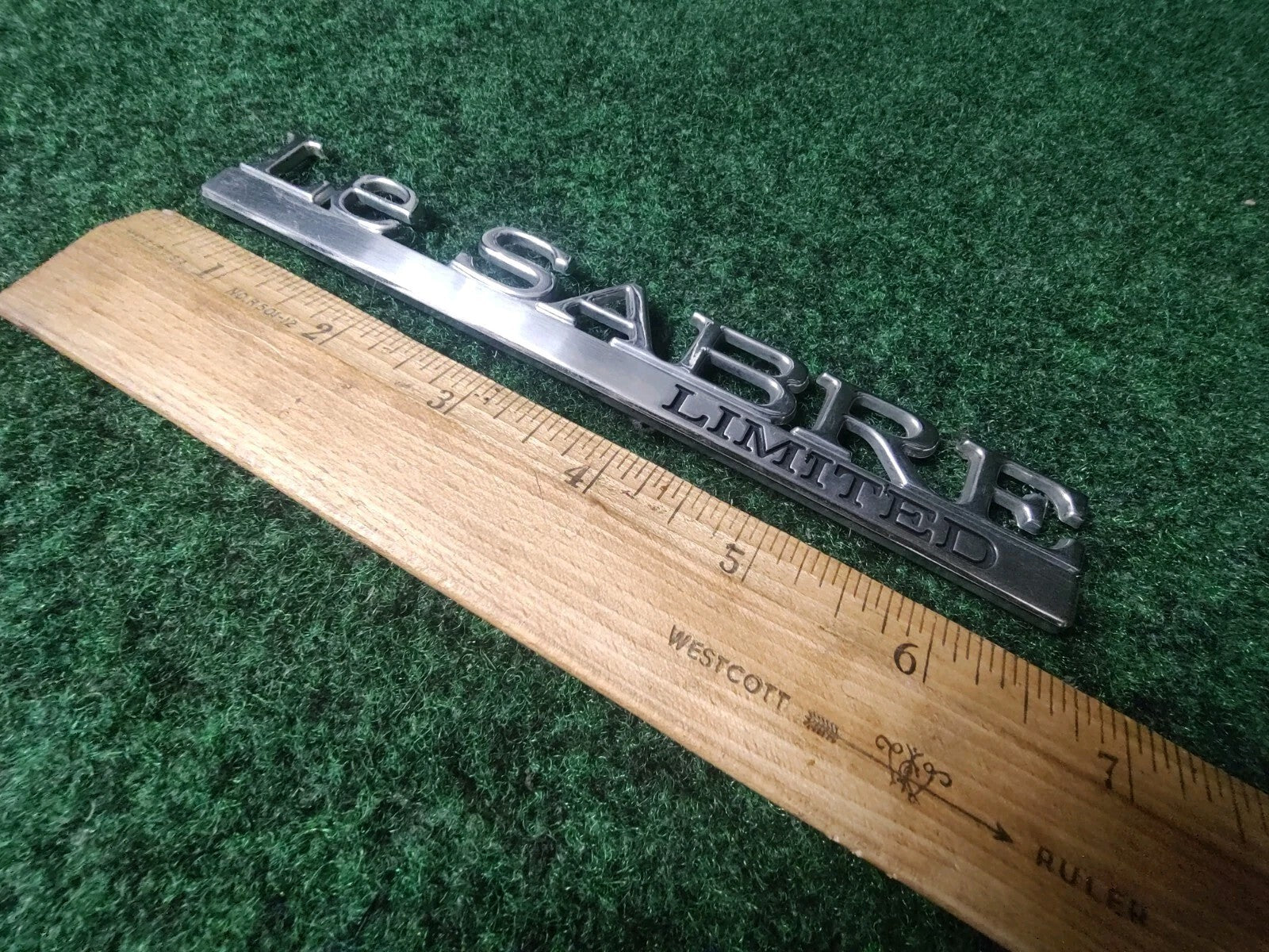 97 98 99 BUICK LESABRE LIMITED REAR LID SIDE EMBLEM LOGO BADGE SYMBOL OEM 4L7