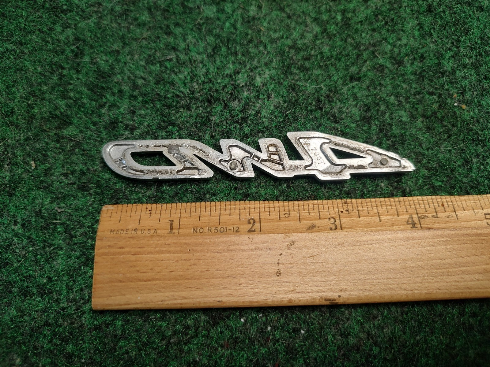 01 02 03 04 05 06 07 08 09 10 11 13 TOYOTA HIGHLANDER 4WD REARTRUNK EMBLEM 3S5