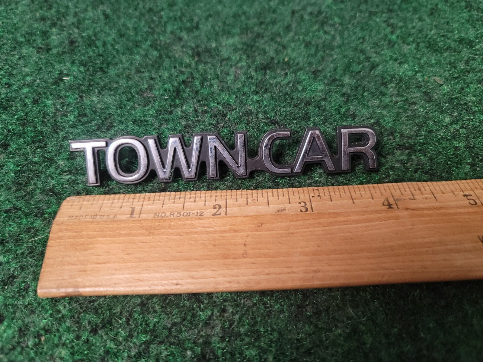 Lincoln OEM Town Car Chrome Plastic  Emblem Badge Logo Nameplate Name Plate 5S8