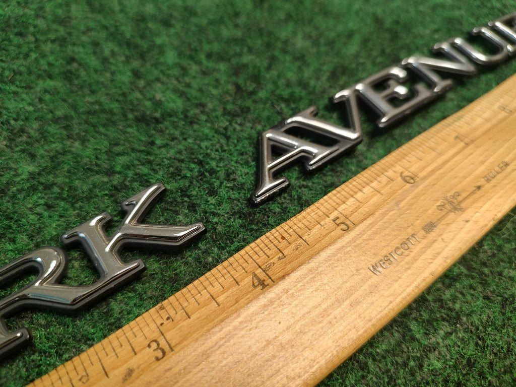 BUICK PARK AVENUE SIDE EMBLEM LOGO BADGE SYMBOL NAME PLATE BADGE USED 4S3