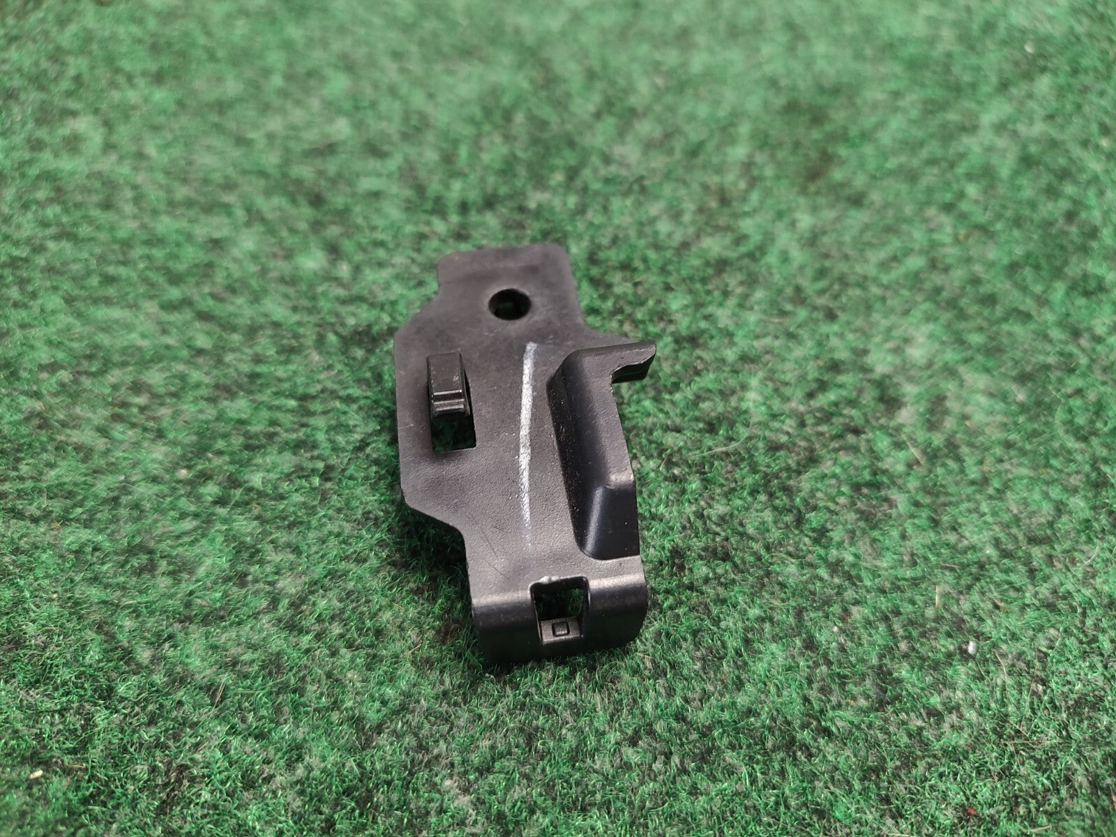 13-20 Ford Fusion Back up Camera Rear Bracket Support (Holds Camera In Place)2S3