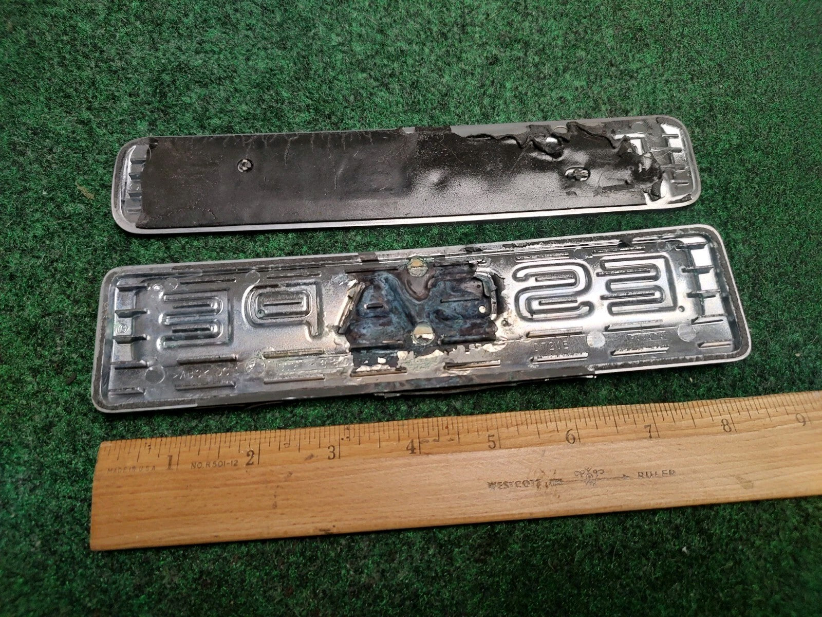(2) 2008 09 10 11 12 FORD ESCAPE CHROME EMBLEM NAME PLATE LOGO BADGE OEM 2S4