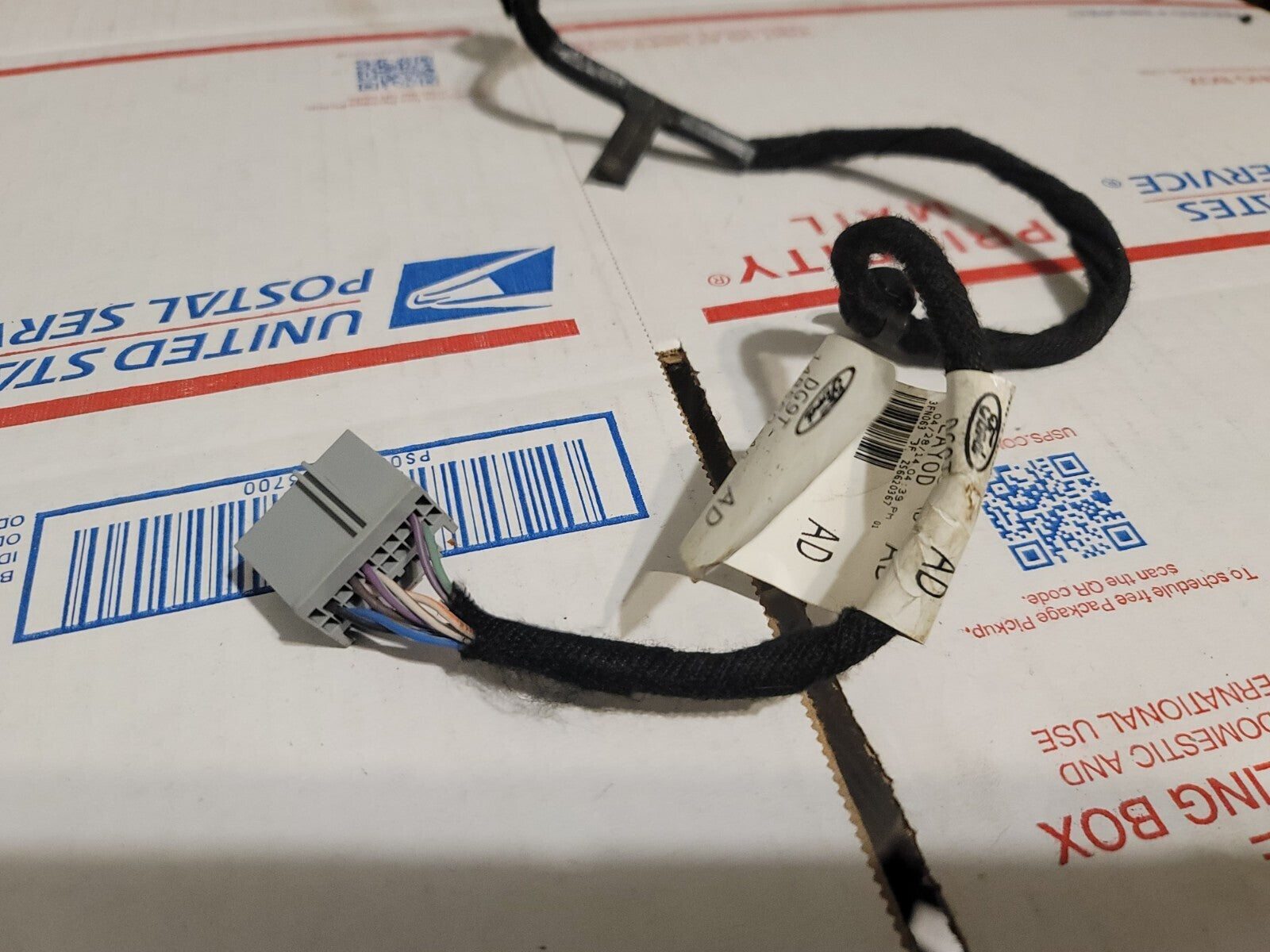 2013 - 2016 Ford Fusion Cupholder Wiring Harness OEM DG9T-14B560-AD 7L3