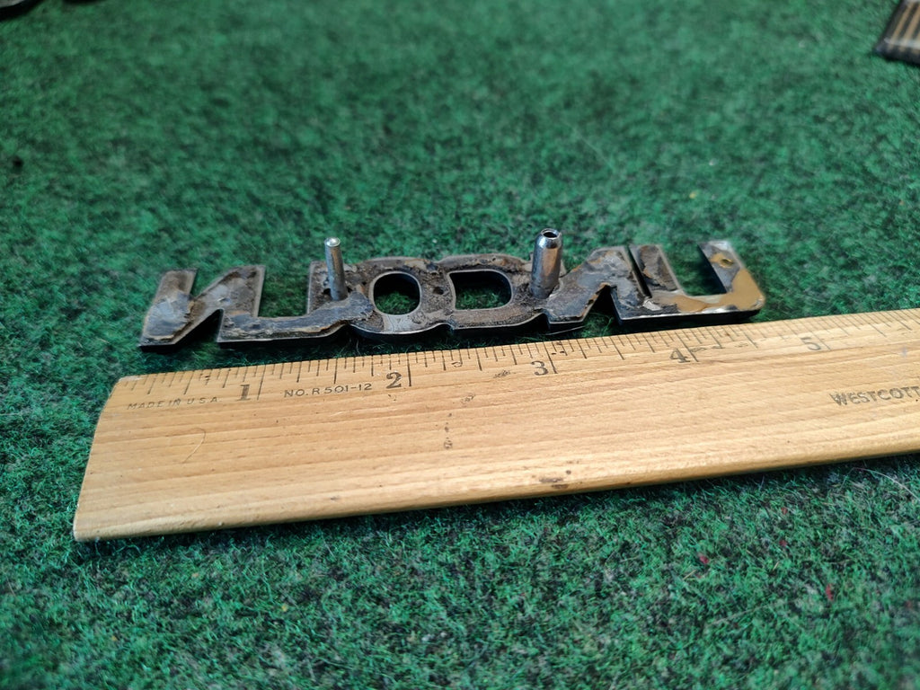 Lincoln OEM  Plastic Emblem Badge Logo Nameplate Name Plate Plastic Genuine 4S1