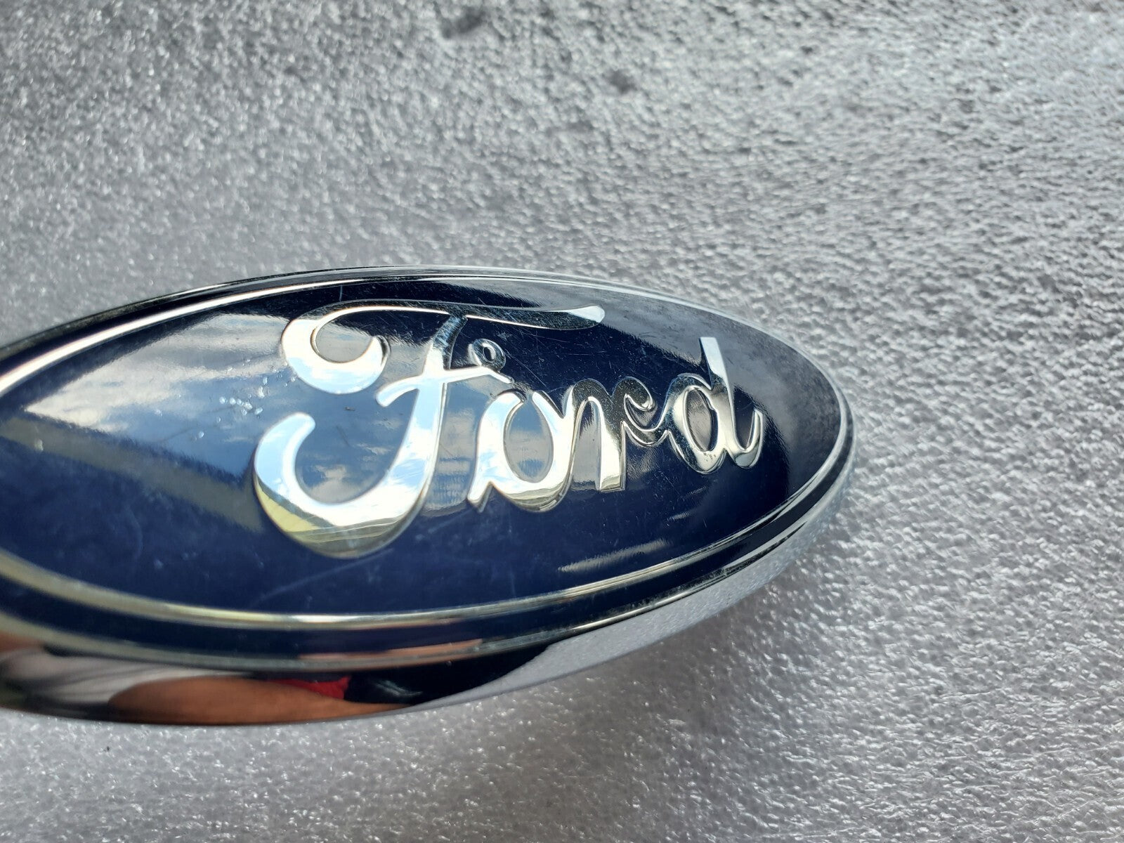 06-2009 Ford 500 TAURUS 09-11 FOCUS 08-12 ESCAPE 07-11 FREESTYLE REAR Emblem 2L9