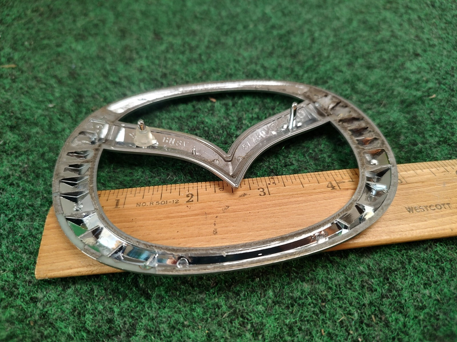 04 05 06 07 08 09 MAZDA 3  EMBLEM LOGO BADGE OEM BN8V-51-730 2S6