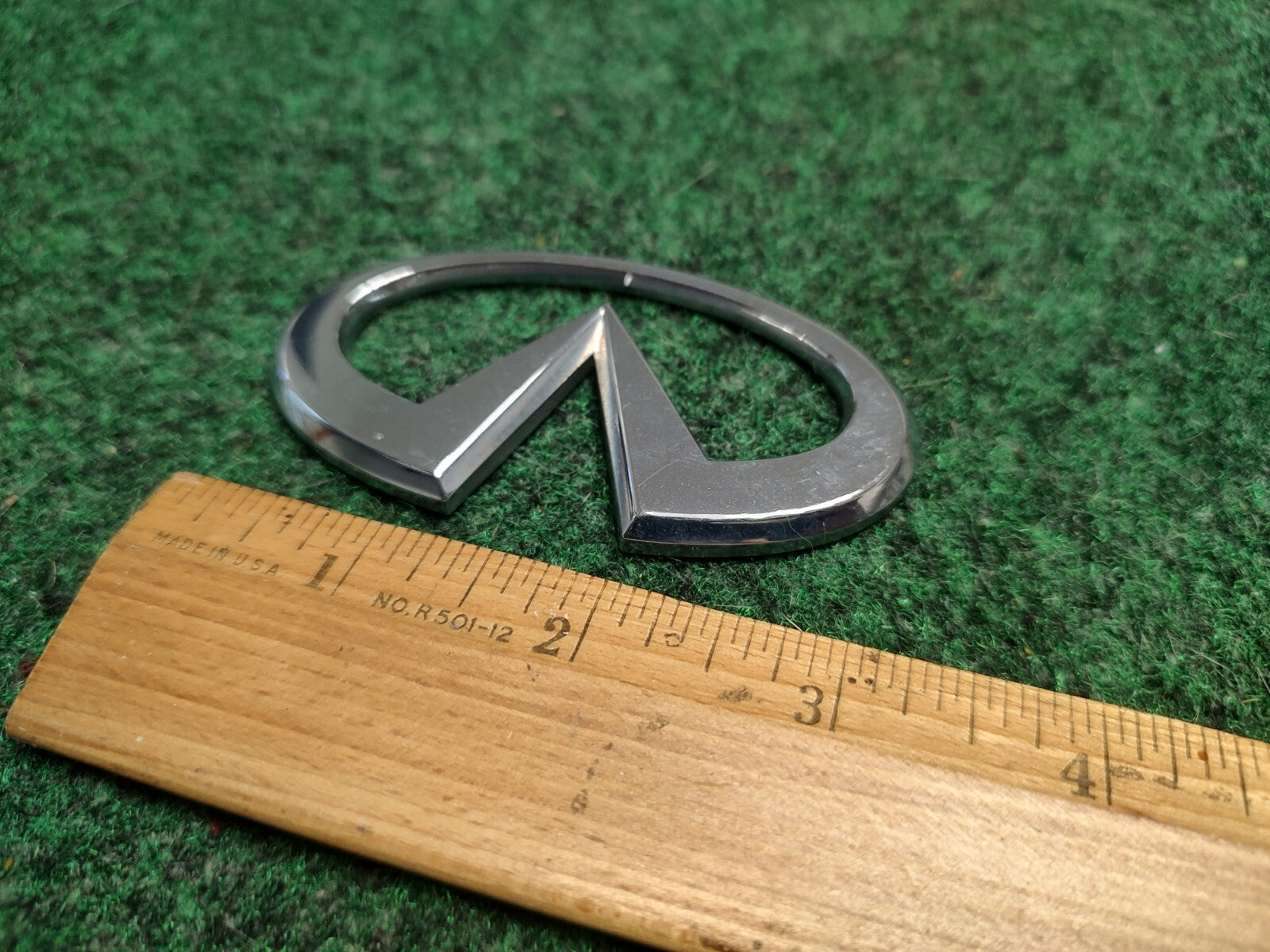 1999 2000 2001 2002 Infiniti G20 Rear Trunk Lid Chrome Emblem 84890-7J100 3S6