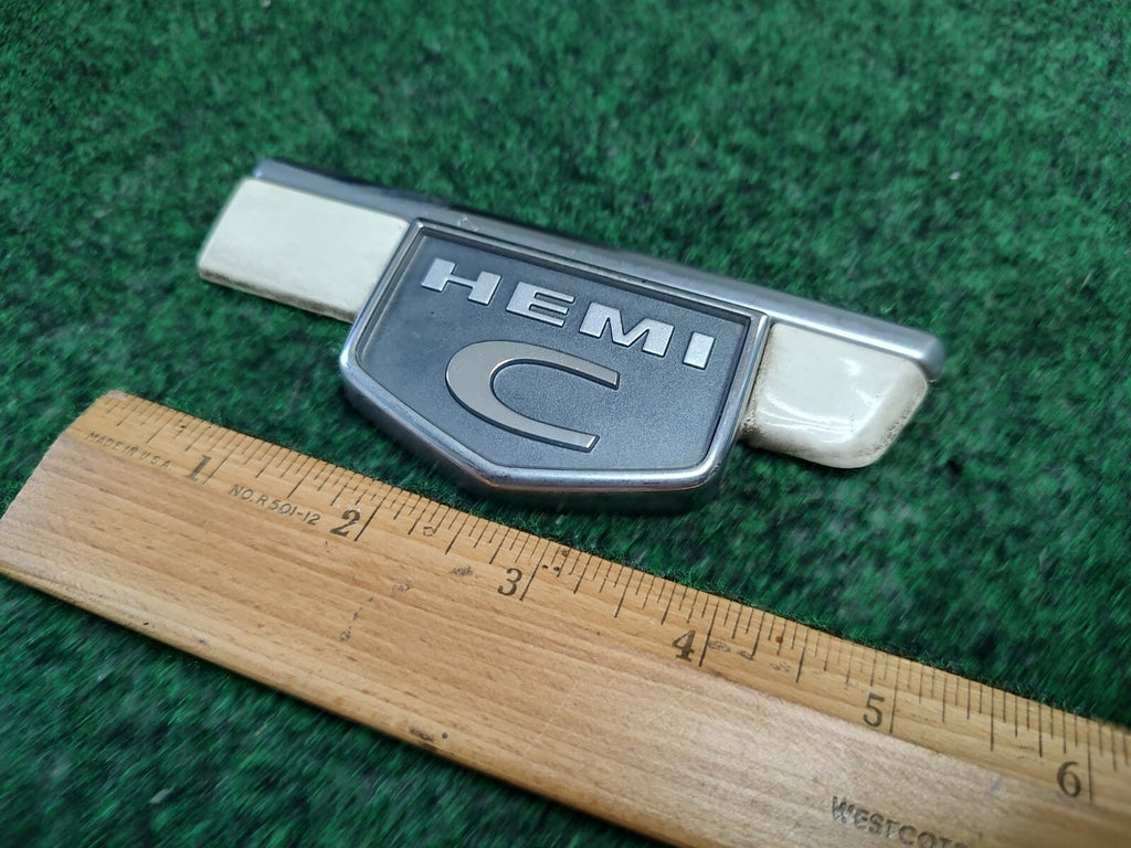 2006 2007 Chrysler 300 HEMI C RH Passenger Side Emblem Trim Logo OEM White 4S2