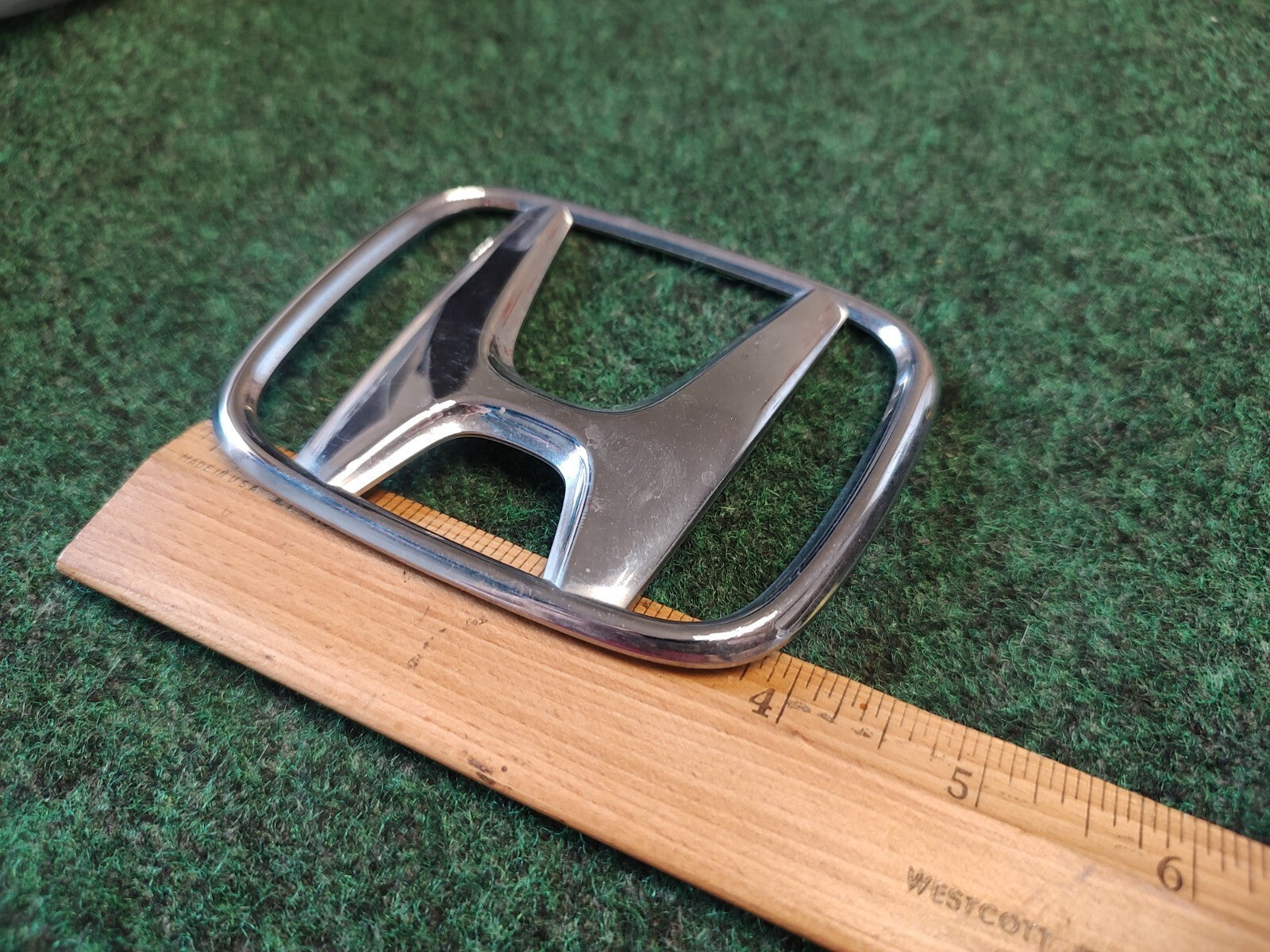 2005-2010 HONDA ODYSSEY REAR LIFTGATE EMBLEM LOGO SYMBOL 75701-SHJ-A000 OEM 3S1